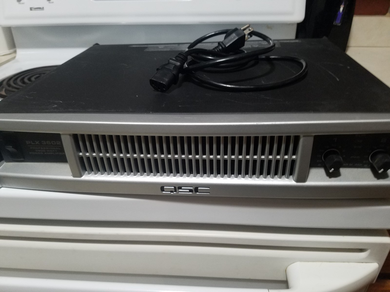 qsc plx 3602 power amplifier