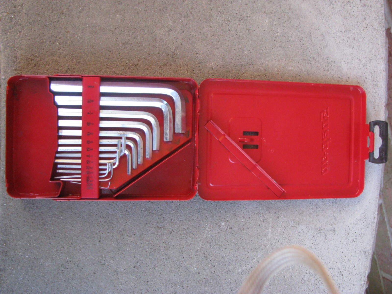 Snapon 14 Piece Sae Hex Allen Key Set (0.0353/8) In Metal Case Used