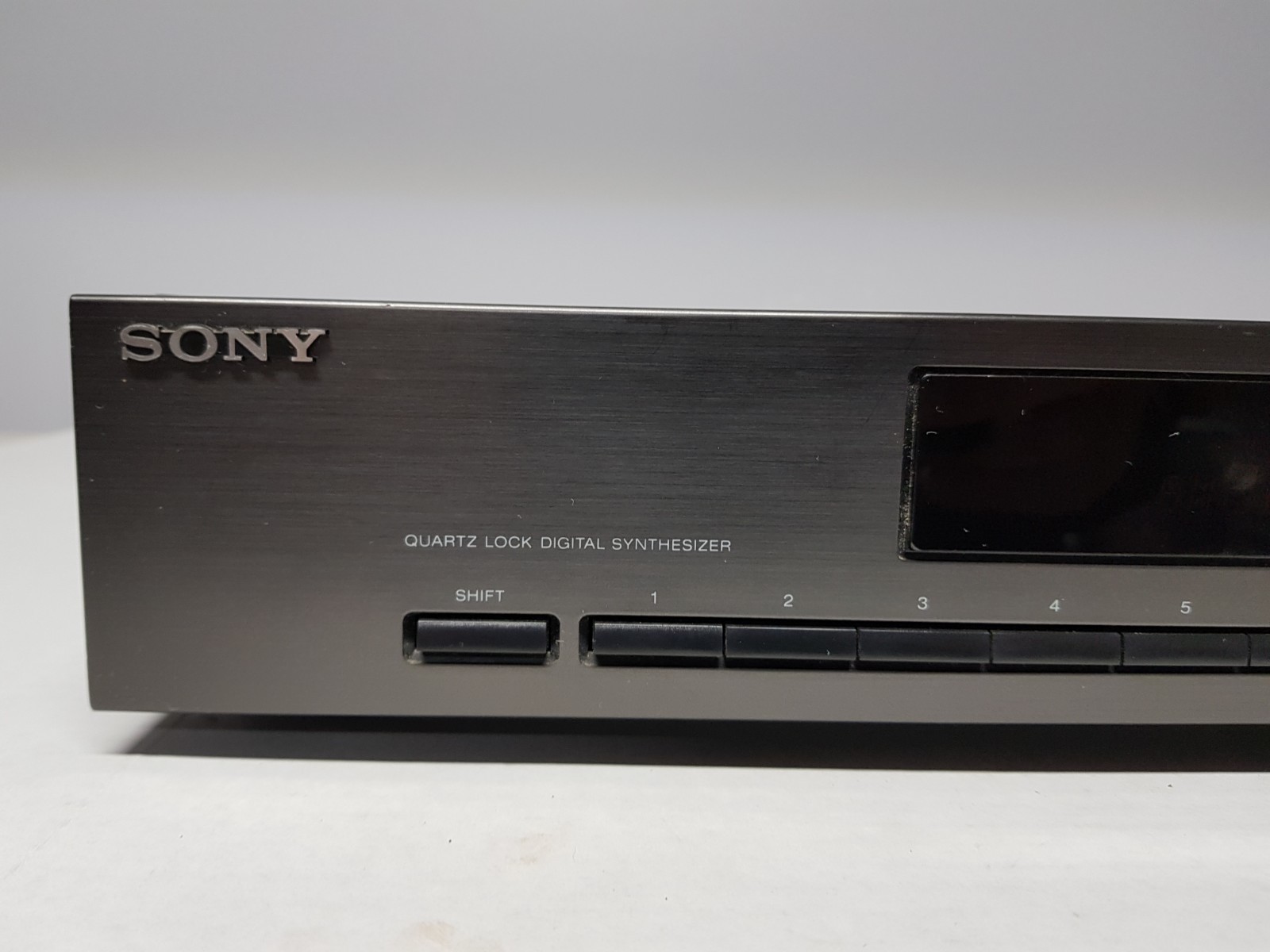 Sony FM Stereo / FM-AM Tuner Model ST-JX421