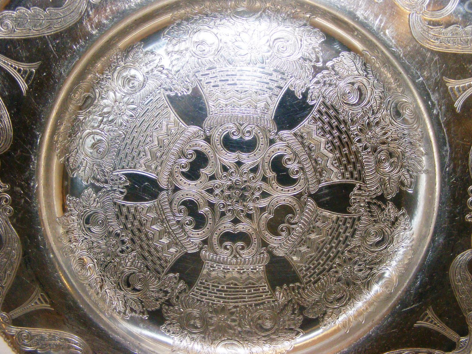 VINTAGE WILSON  METAL INC ALUMINUM 14.5 INCH ROUND SERVING PLATTER