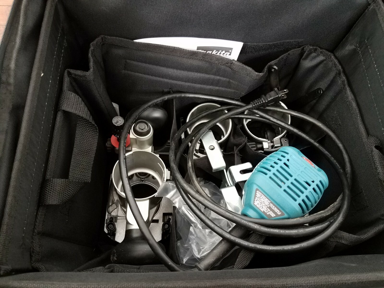 Makita rt0701cx3 router kit used 3 times