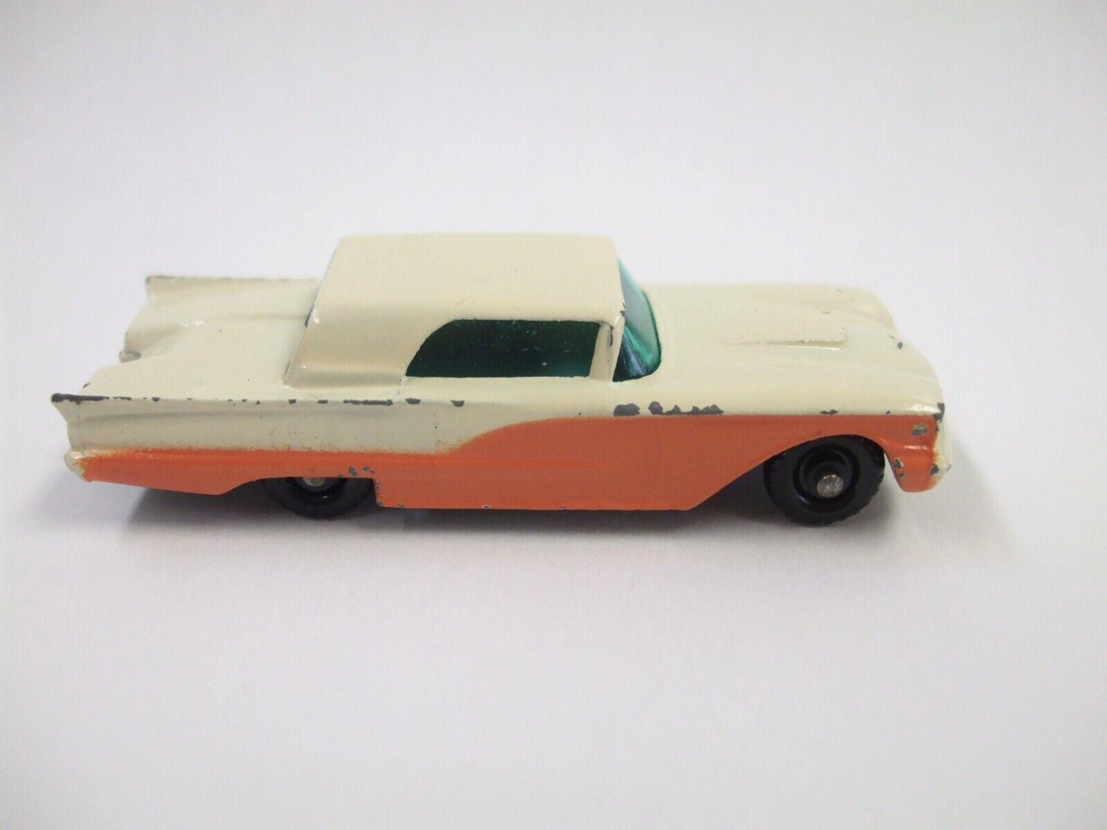 ミニカー MATCHBOX No.75 FORD THUNDERBIRD s-l400.jpg