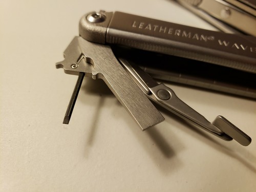 Leatherman Wave Multi Tool, 17 tools, with Nylon sheath 830040 NEW, no box