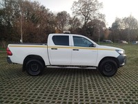 TOYOTA HILUX 2.4 D-4D ACTIVE D/CAB PICKUP NO VAT 2019 / 68 @ MCD CARS