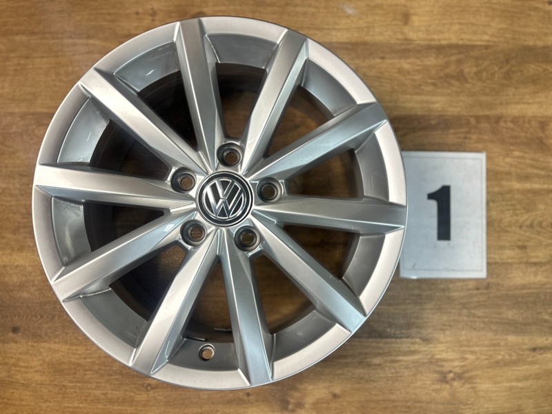 1x Original Alliage Novara Golf 7 Sportsvan 5g0601025bq Jante 6,5jx16 Et46