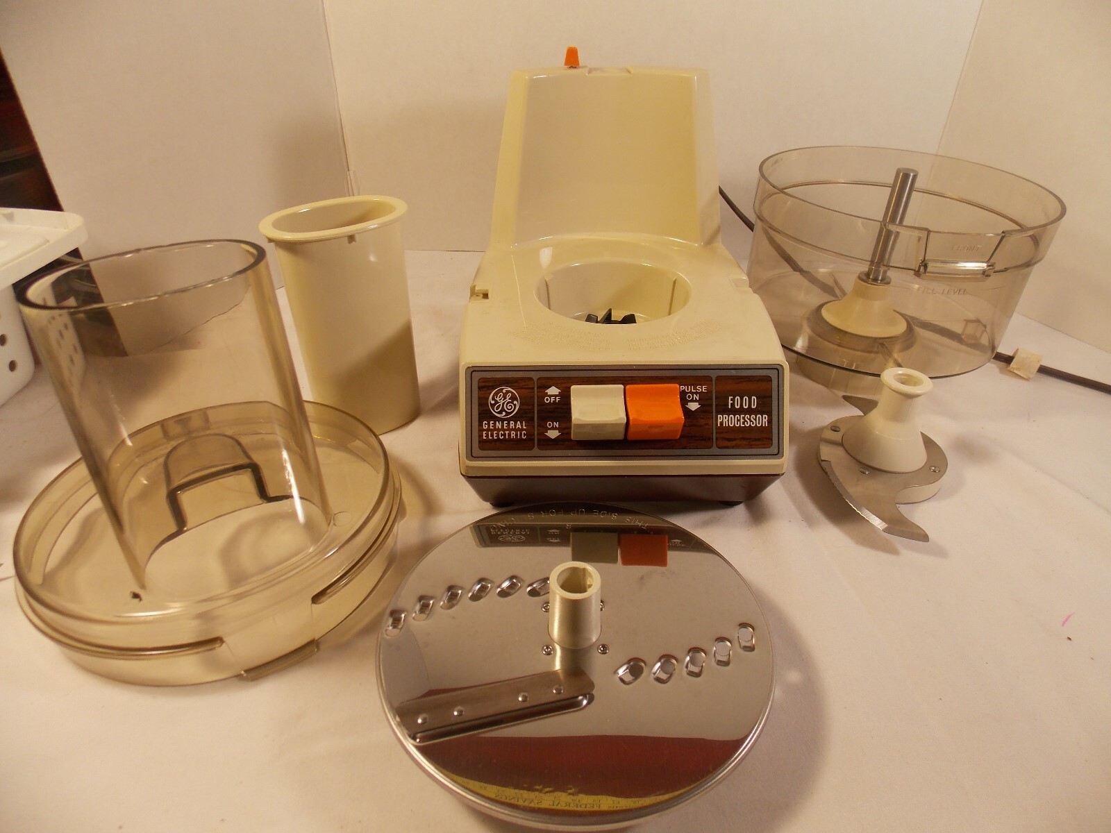 Vintage General Electric GE D5FP1 Food Processor Chopper Shredder Slicer