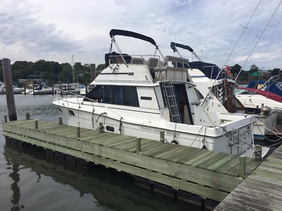 1984 Carver 3227 Convertible Boat/Yacht **Low Hours**