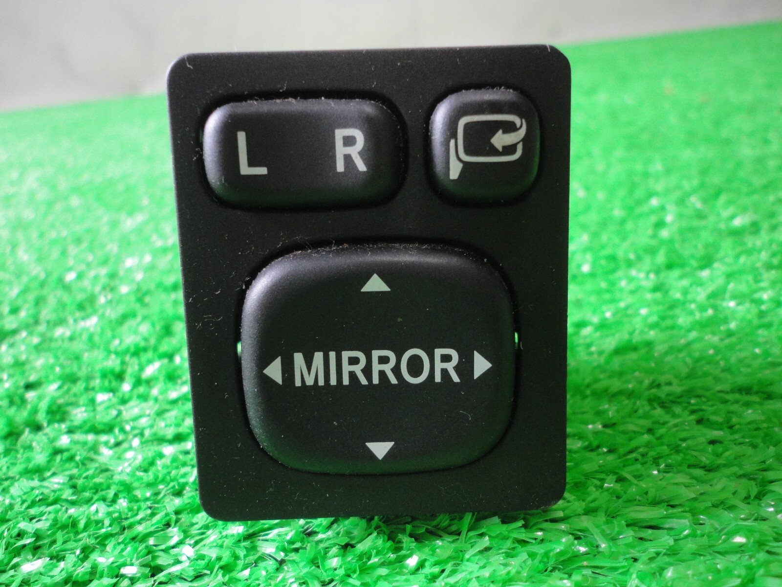 TOYOTA WISH ZNE14G ZNE10G Genuine Door Mirror Switch 84870