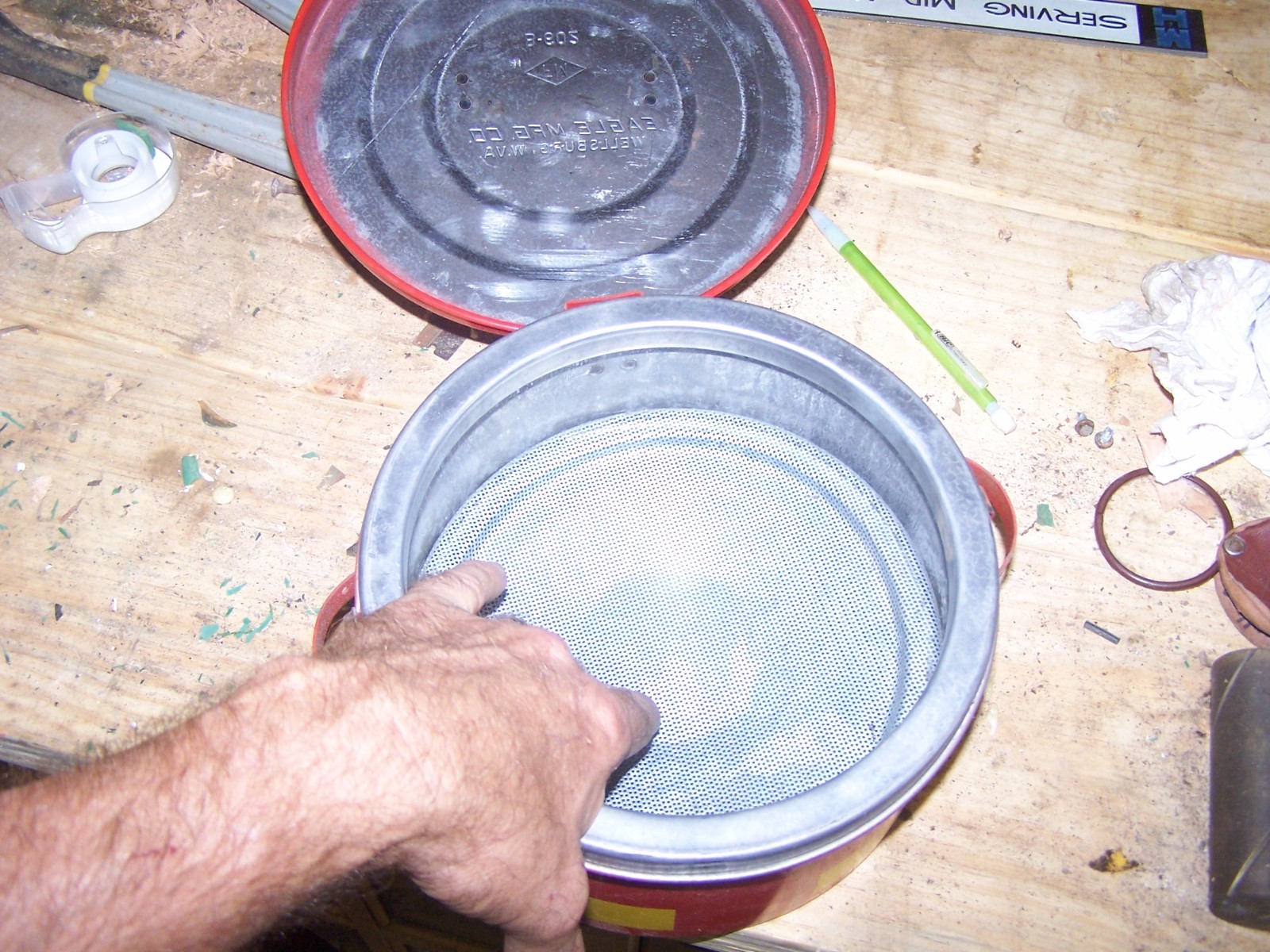 Eagle B-602 Bench Galvanized Steel Safety Can Parts Washer, 2 Quart Capacity