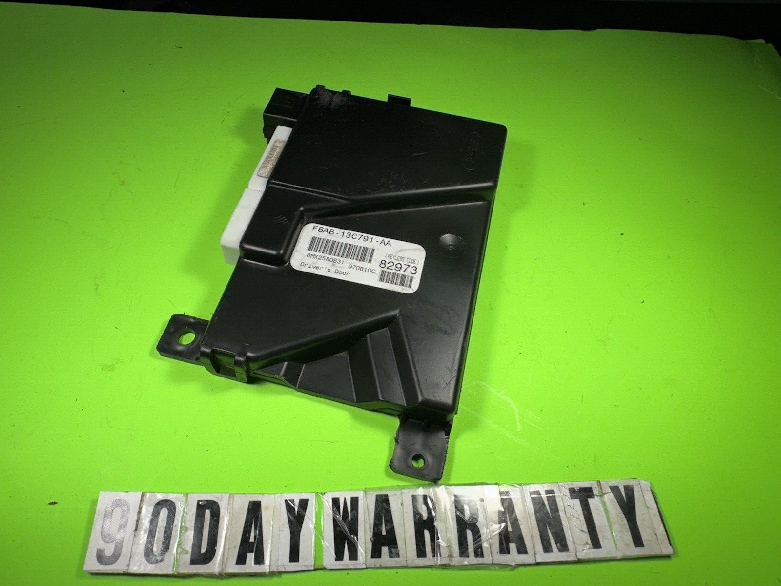 ✽.。.:*クラウン✽.。.:* 98-99 MERCURY GRAND MARQUIS/CROWN VIC LOCKING KEYLESS ENTRY