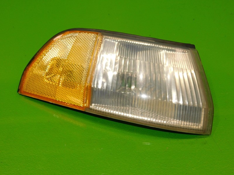 90-93 Integra OEM passenger right front corner turn signal marker light lamp 