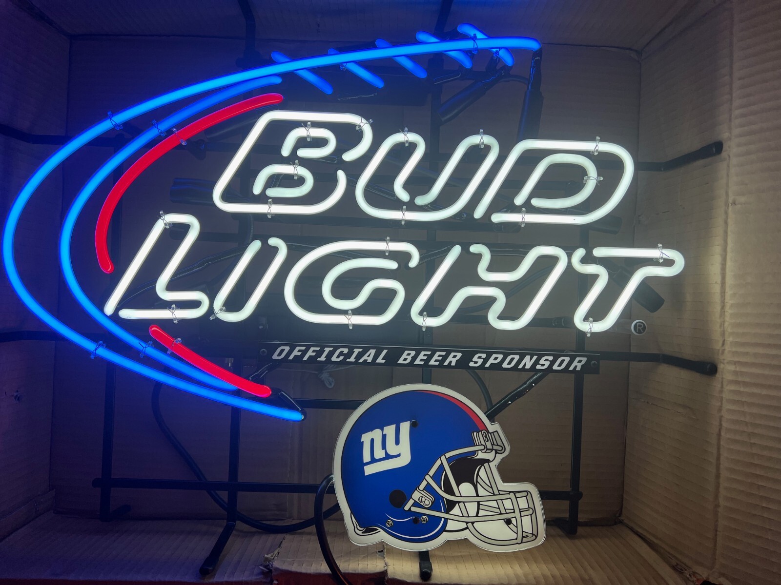 New York Giants Bud Light Neon Sign 28"x22"x6"