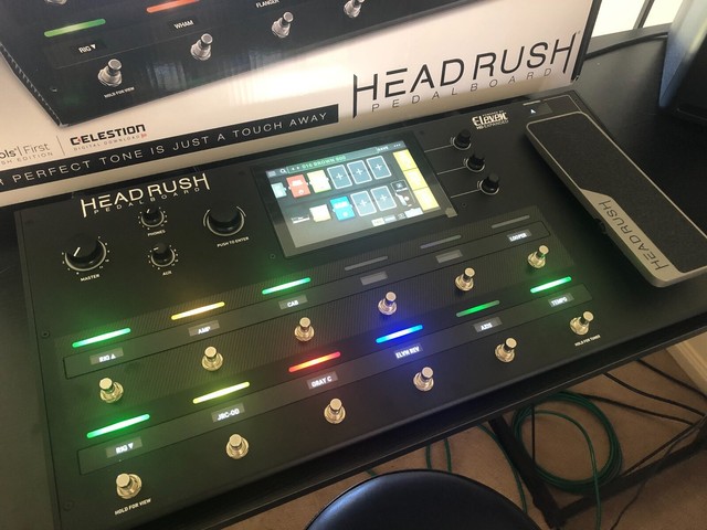 HeadRush Guitar Pedalboard & HeadRush FRFR 112 Powered Cabinet