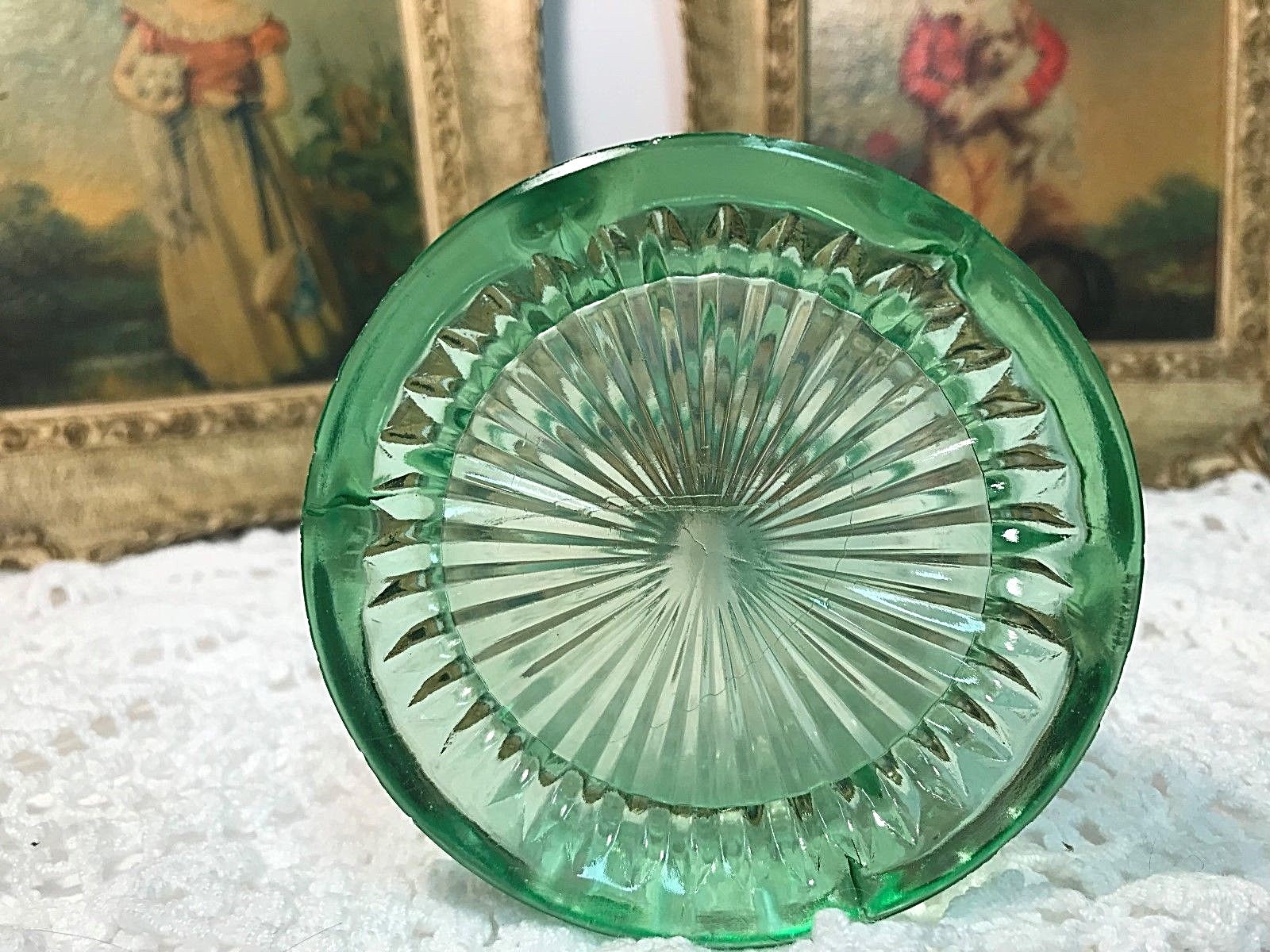 Vintage Uranium Green Fluted Art Stretch Glass Flower Bud Vase 11