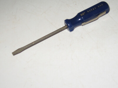1/8'' x 2-1/2'' Slotted Screwdriver w/ clip, 4-3/4'' OAL, USA, KD # 40533
