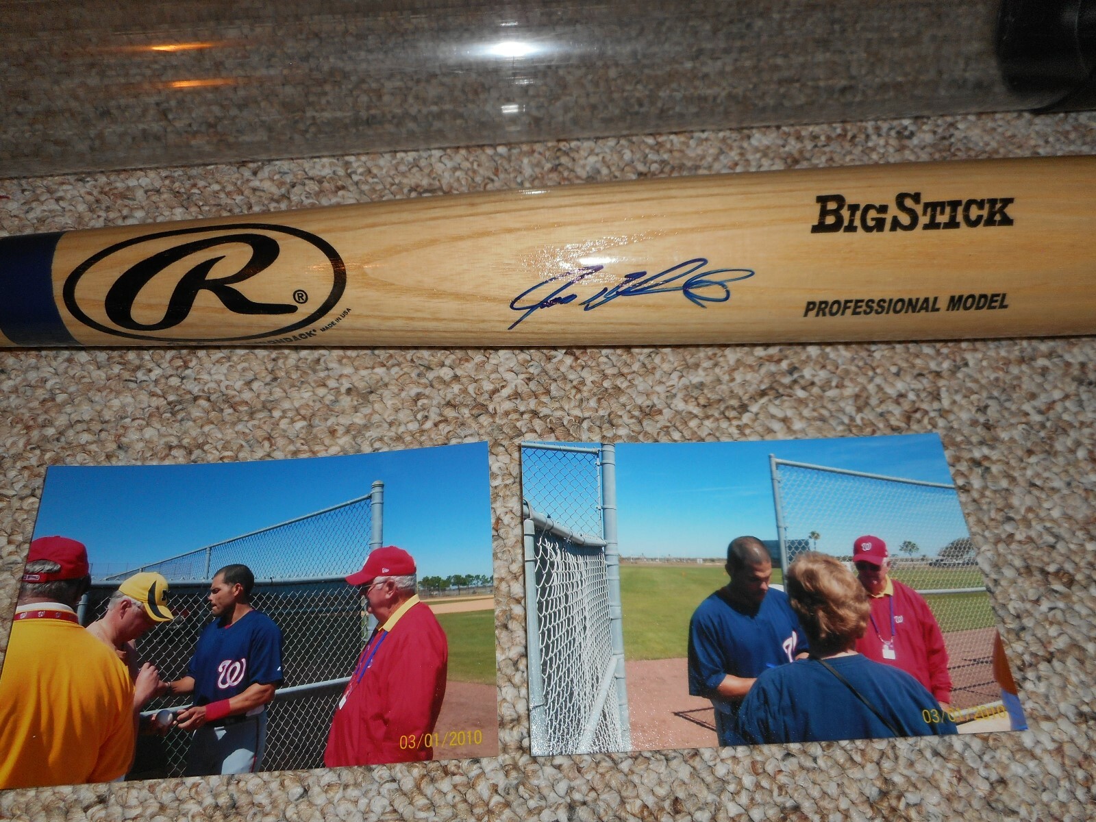 Ivan Rodriguez Autographed Rawlings Big Stick HOF W/Pictures