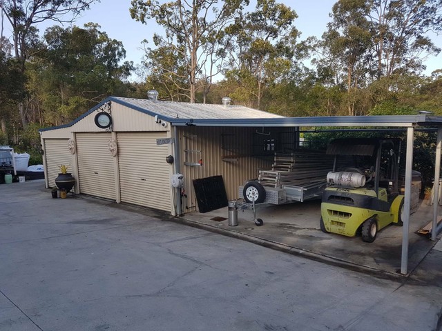 3 bay shed - 9 x 7. Price reducing $200 a day Last day