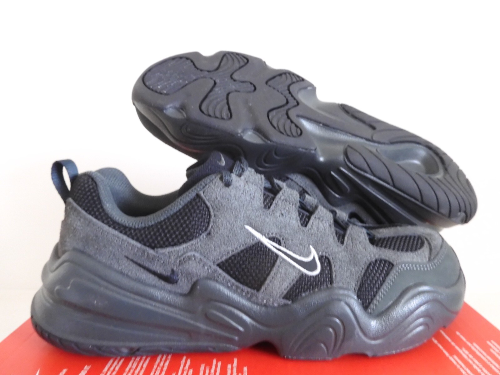 WMNS NIKE TECH HERA ANTHRACITE-SMOKE GREY-BLACK SZ 10.5 WMNS NIKE TECH HERA ANTHRACITE-SMOKE GREY-BLACK SZ 10.5