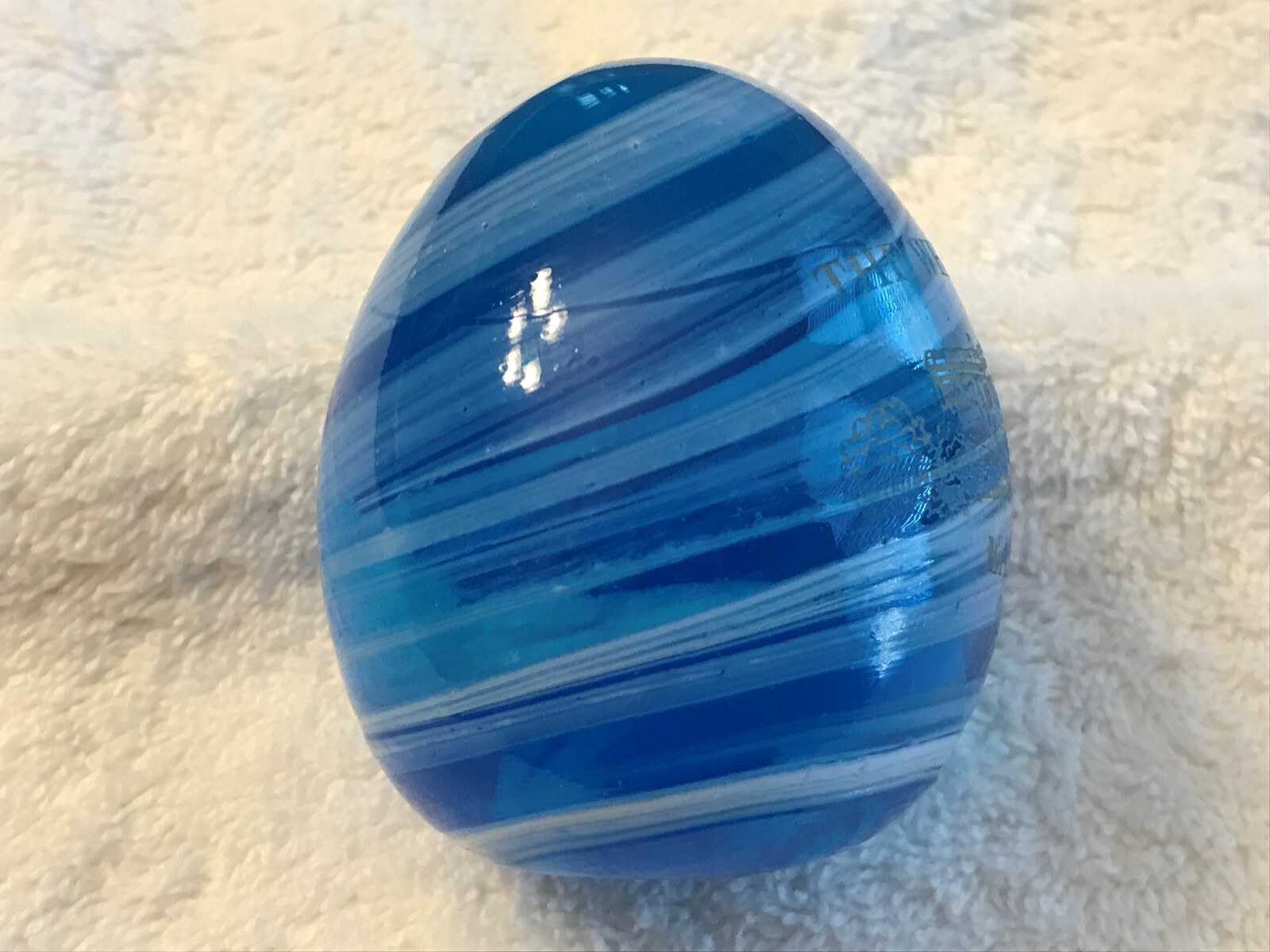 2004 White House Easter Egg / Blue Swirl Glass