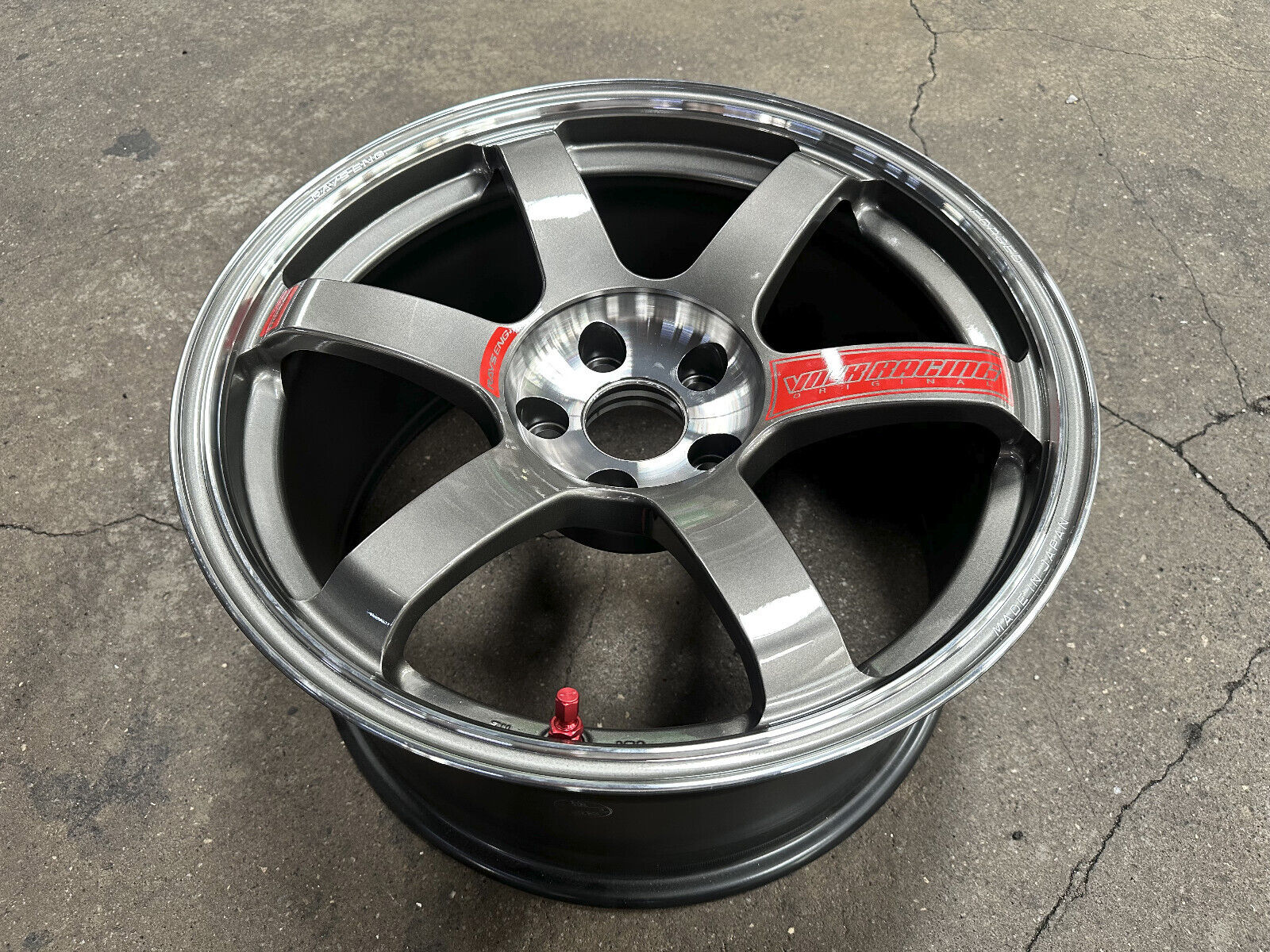 New Genuine 18x9.5 RAYS Volk Racing TE37 (4 Wheel) fit Evo X New Genuine 18x9.5 RAYS Volk Racing TE37 (4 Wheel) fit Evo X