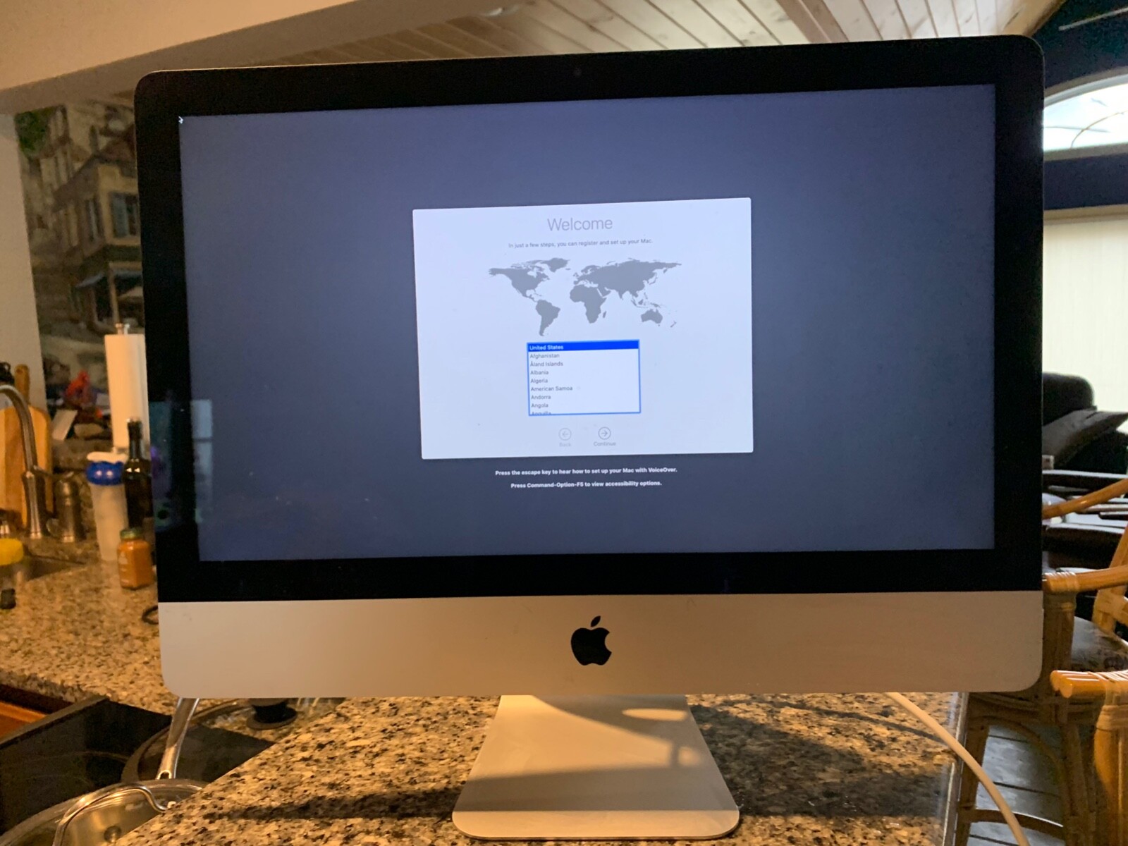 Apple iMac 21.5-Inch 