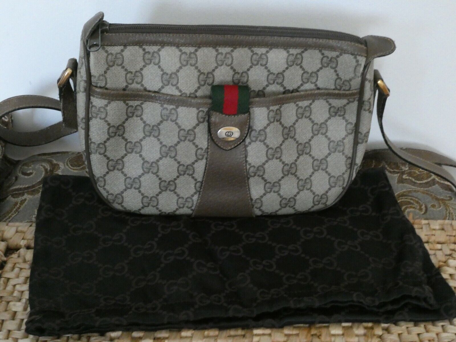 GUCCI Brown Vintage crossbody green & red stripe handbag Mod GUCCI Brown Vintage crossbody green & red stripe handbag Mod
