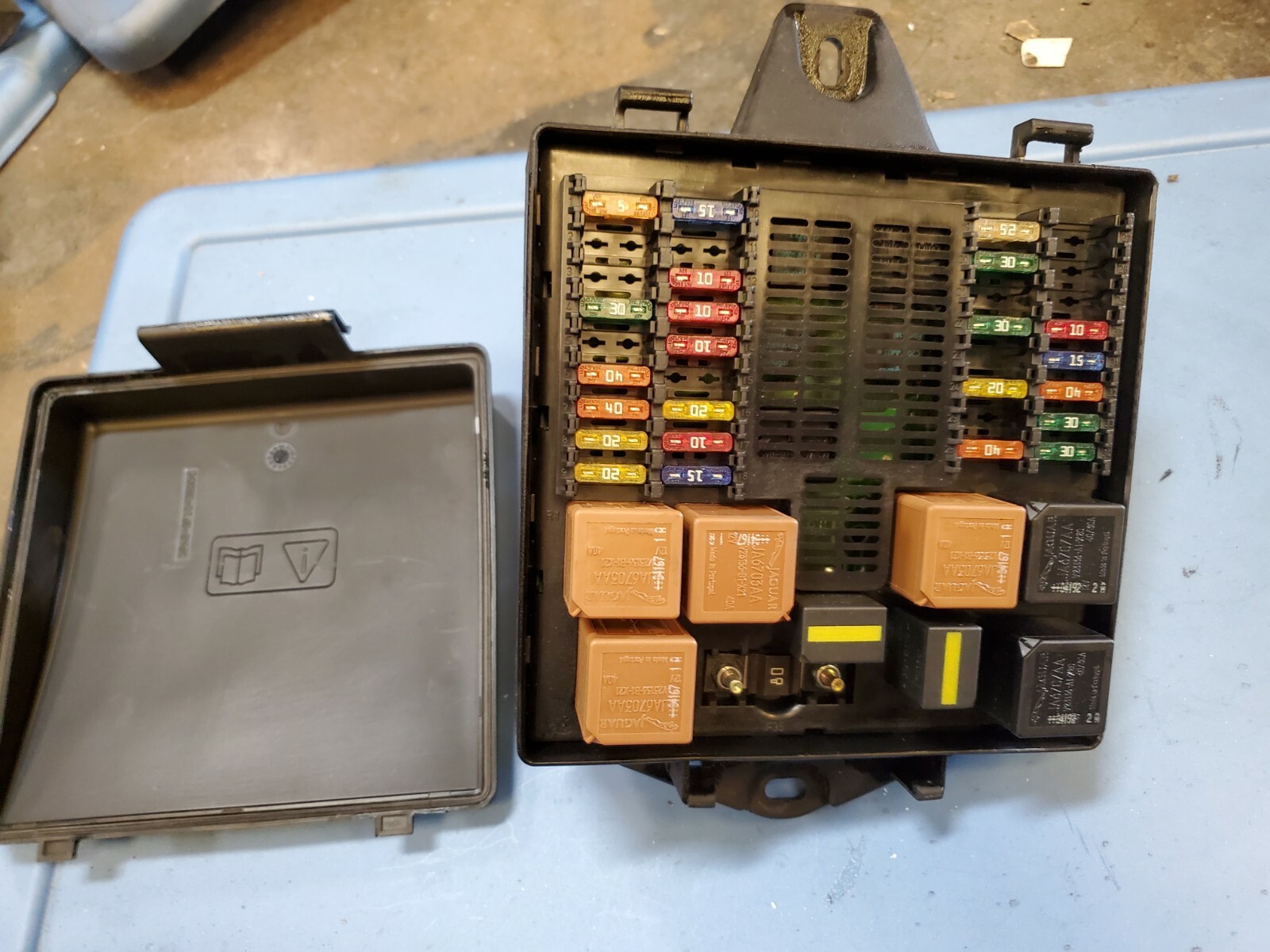 Bagariy レプリカ 2004-2005-2006-2007 JAGUAR XJR FRONT FUSE BOX 2W9314A073AG