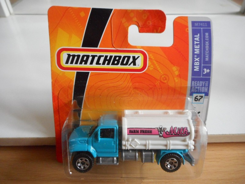 Matchbox Guzzler En Bleu/Blanc Sur Blister