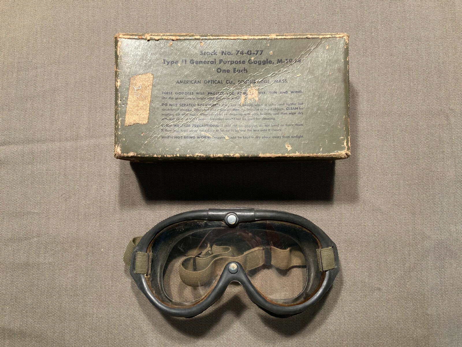 VINTAGE US MILITARY M-1944 WWII AMERICAN OPTICAL COMPANY GOGGLES AND