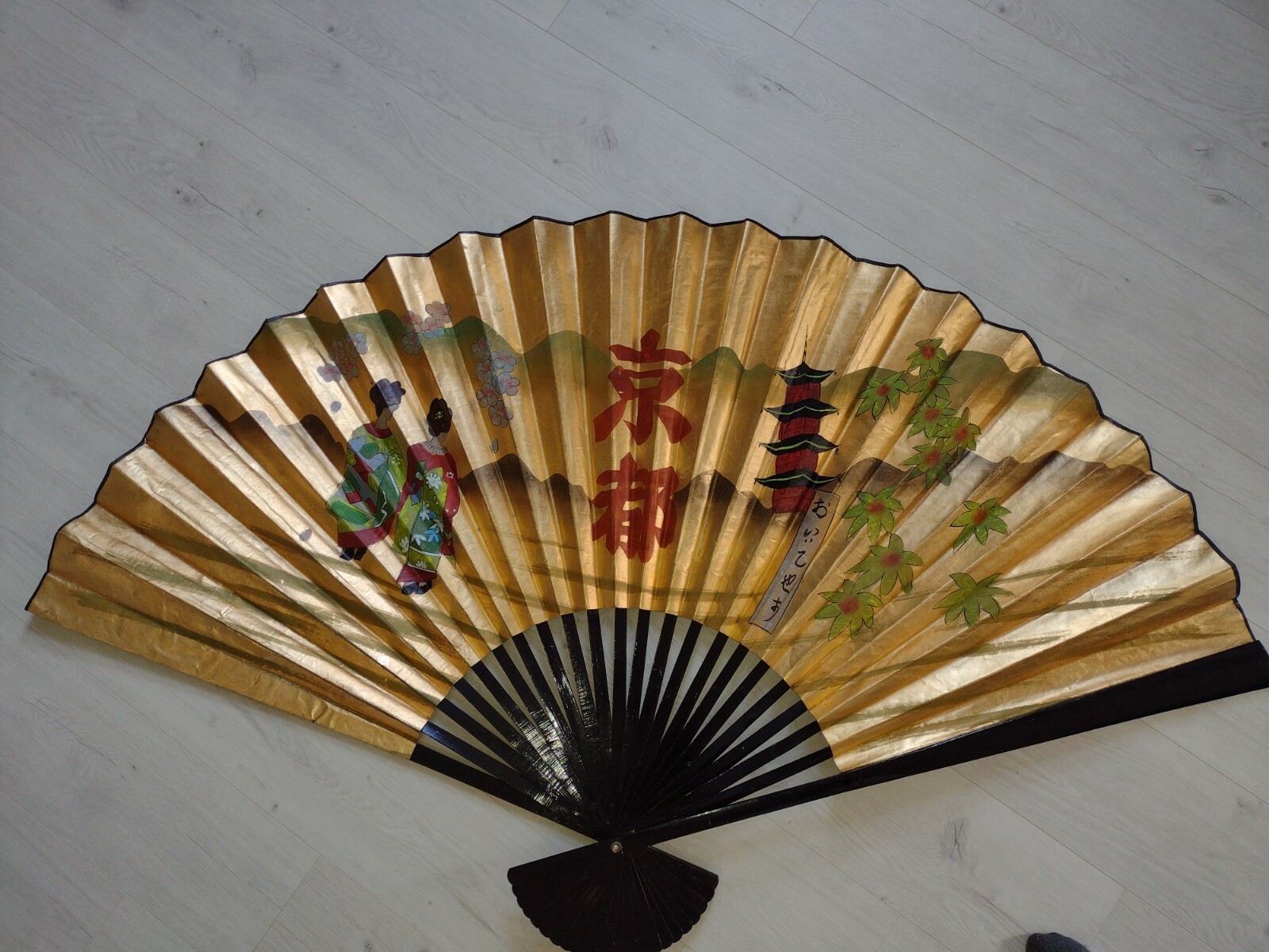 VINTAGE CHINESE GOLD PAPER HAND PAINTED FOLDING WALL FAN EXTRA LARGE 40