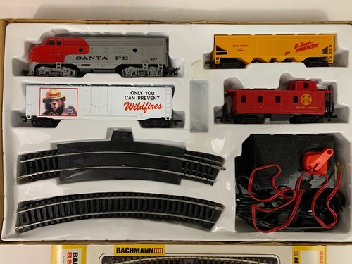 Bachmann Ho electric train set diesel express W/ Smokey The Bear And Xtra Tracks