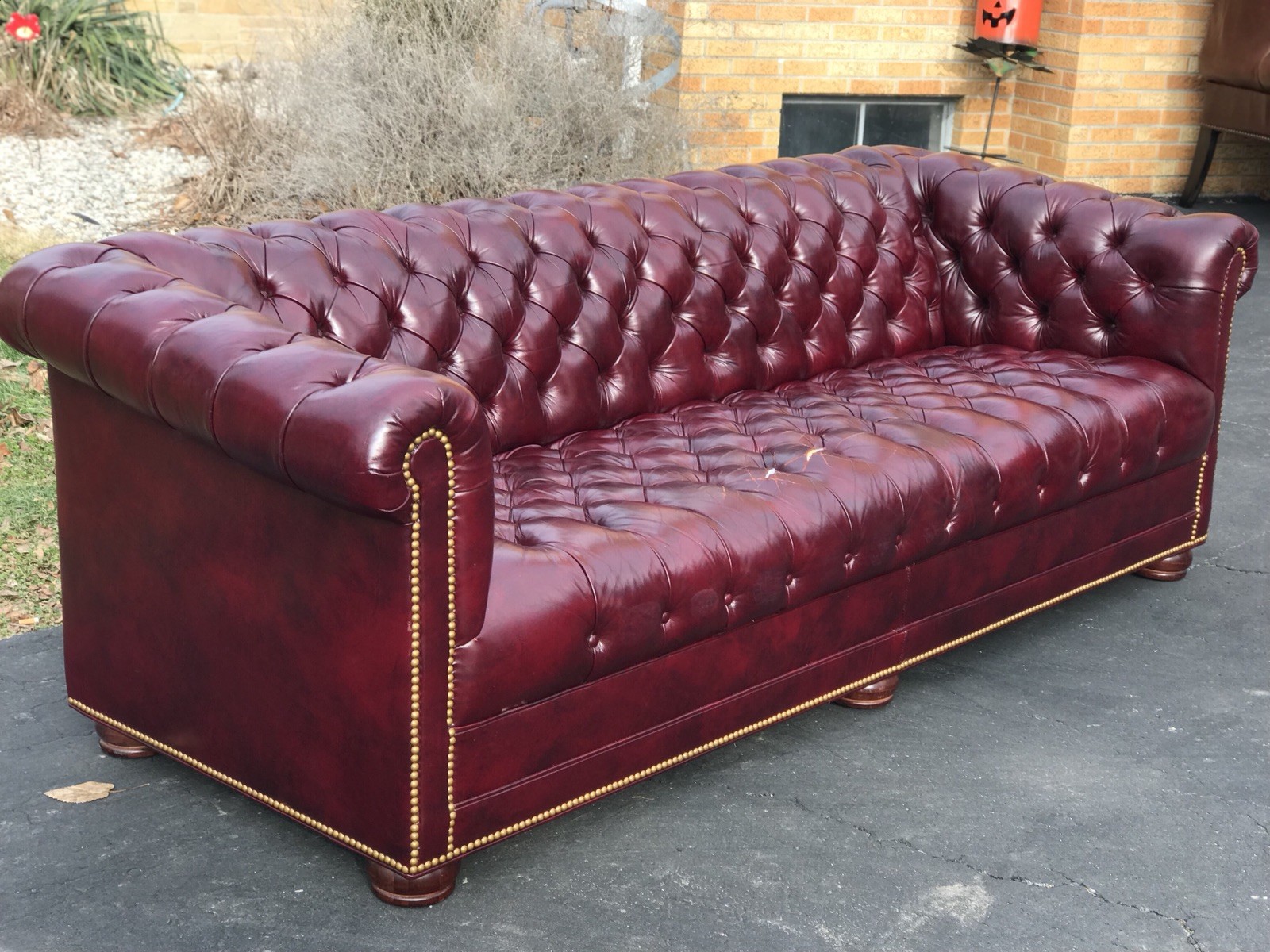 Hancock & Moore Chesterfield Tufted 87