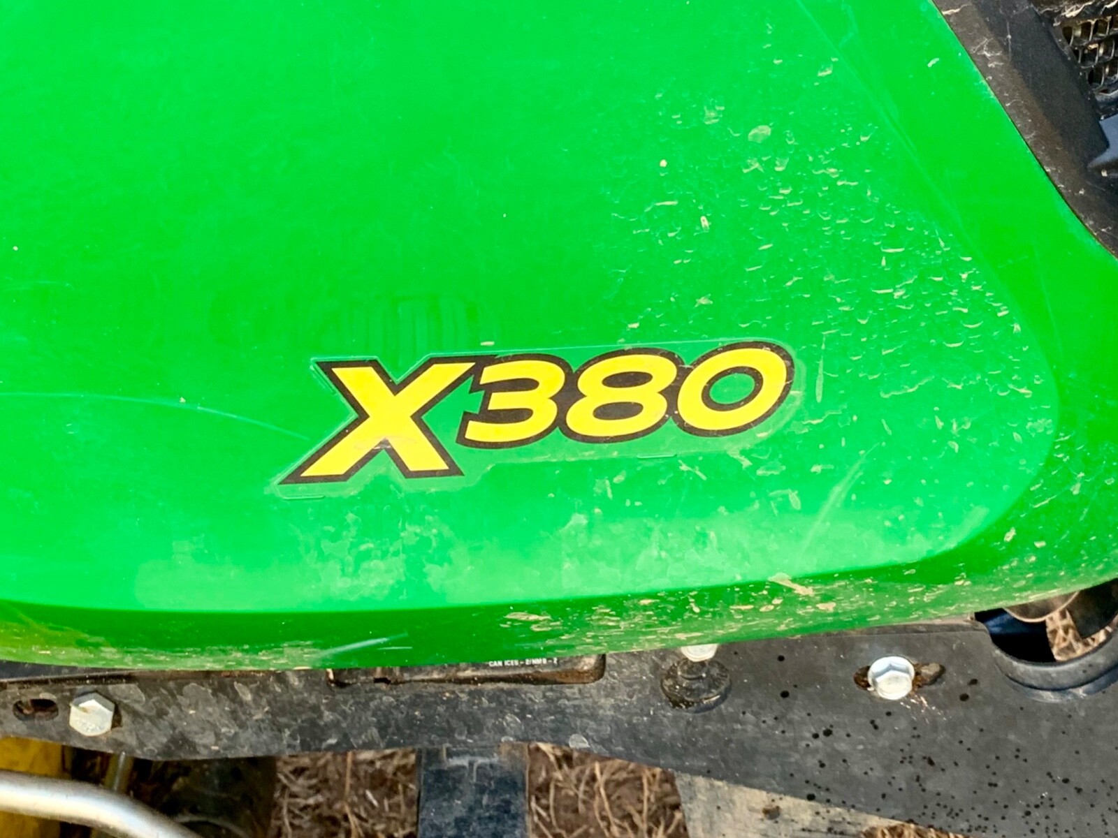 2018 JOHN DEERE X380 w 54 In Deck, Mulch Kit. WILL CONSIDER TRADE FOR ATV