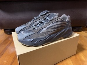The Yeezy 350 REFLECTIVE 3M Static Drop in a YouTube