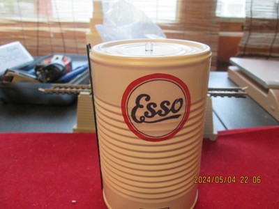 HO Fuel/Chemical Storage Tank ''Esso'' w/light and ladder.