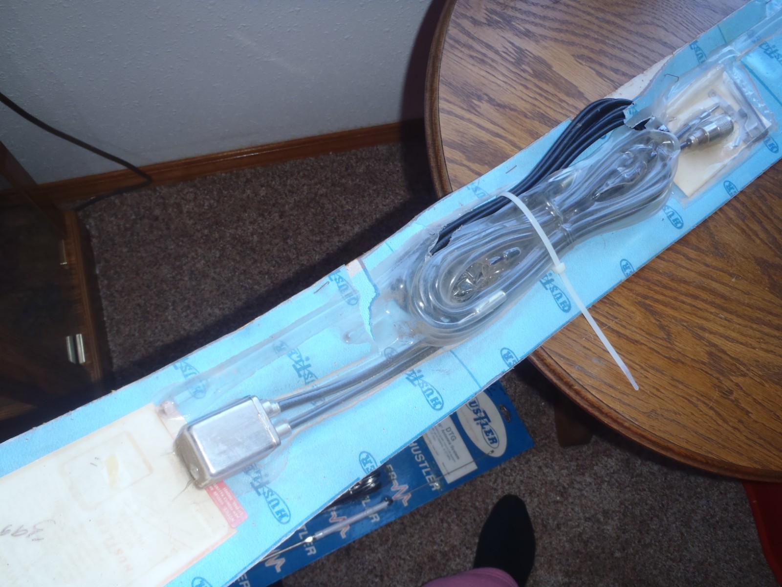 NOS VINTAGE HUSTLER NEW-TRONICS CB-AM/FM ANTENNA MOUNT MOBILE ANTENNA