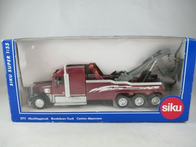 Siku 2711 Freightliner recovery truck