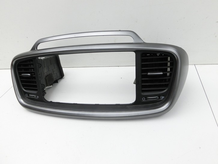Kia Sorento III UM 15-20 Luftdusche Luftdüse Mitte Kia Sorento III UM 15-20 11.10.2018 gebraucht Vorschau 2