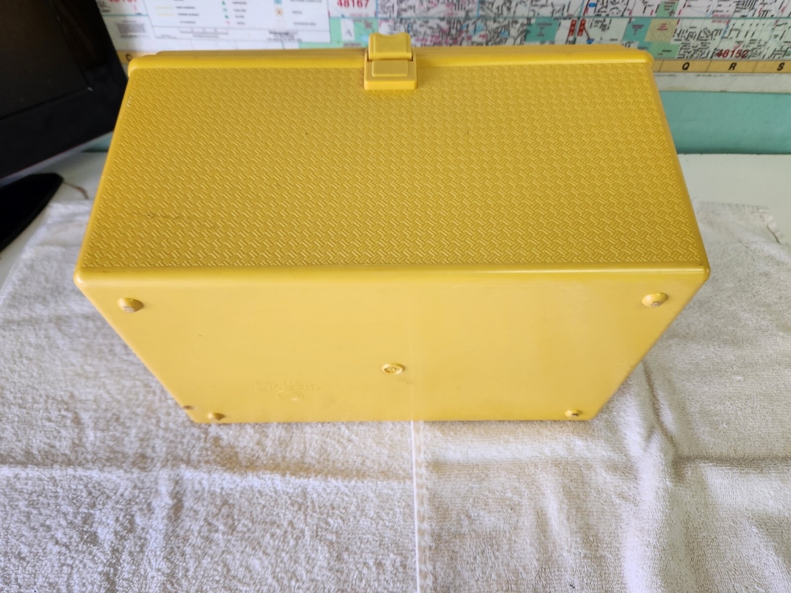 50s-60s USA製 WlLSON damaged cut and sewn vintage Wilson Yellow sewing box &misc items | eBay