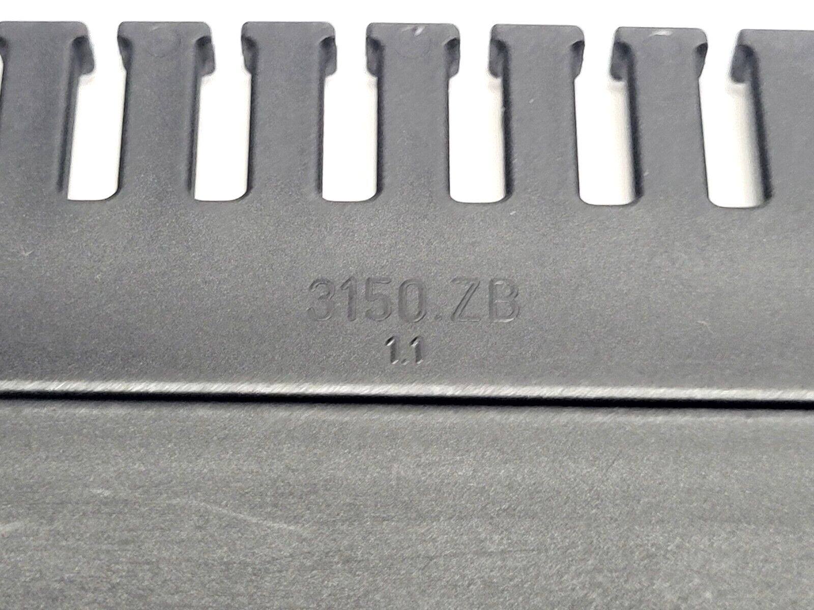 Igus 3150 ZB  Energy Chain Pivoting Mounting Bracket 2615-3PZB