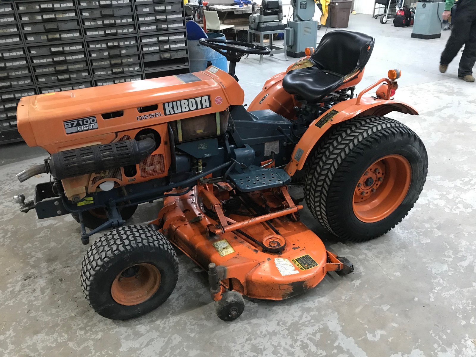 Kubota B7100HST Tractor with 60