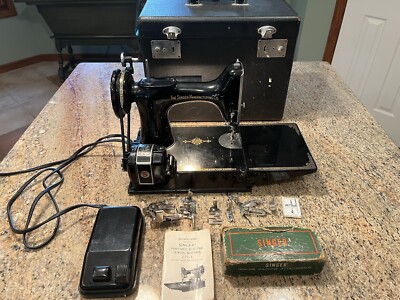 Vintage Singer 221-1 Sewing Machine W/Case & Accessories.. # AJ 888843..1950