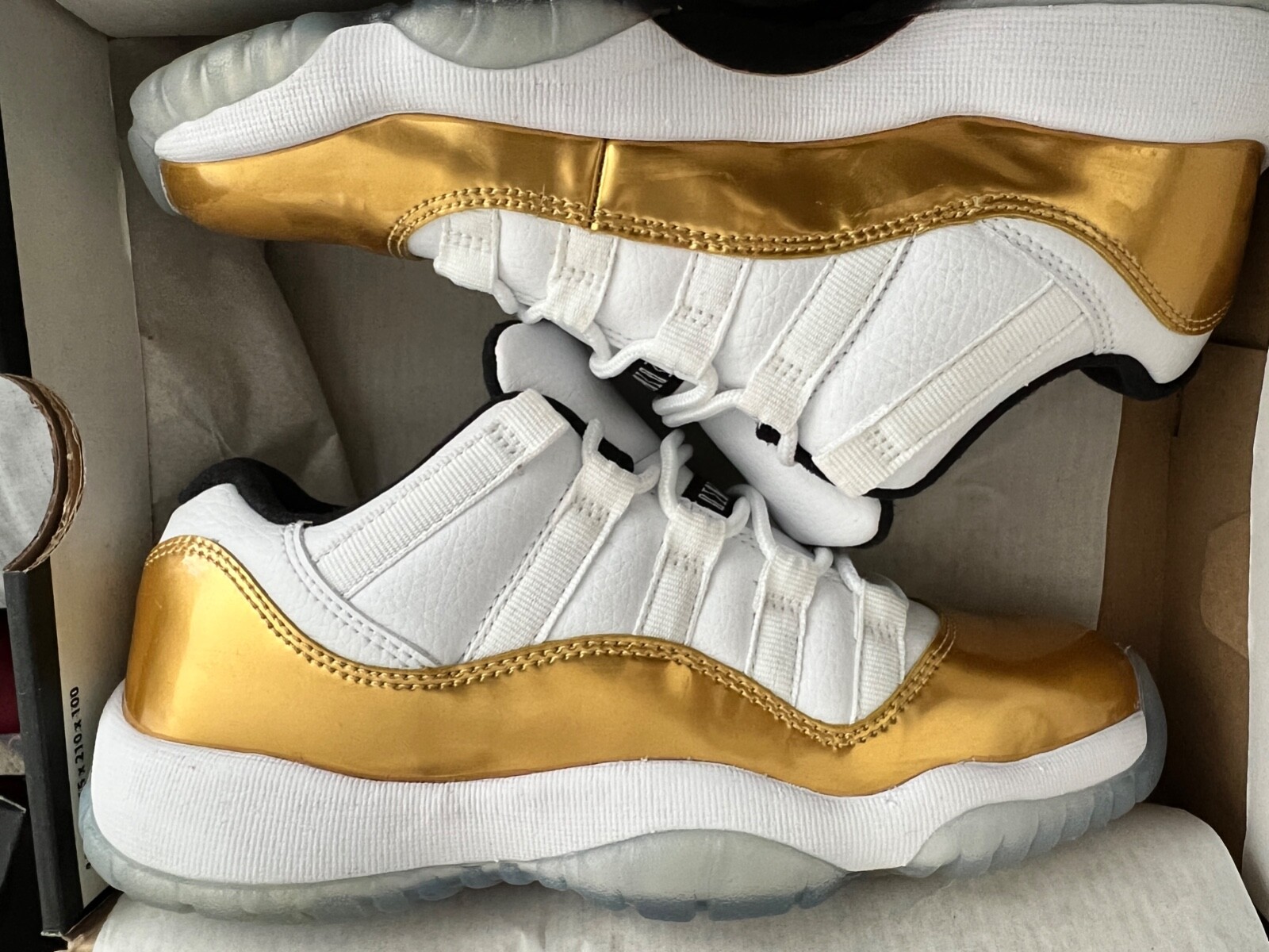 jordan retro 11 low gold and white