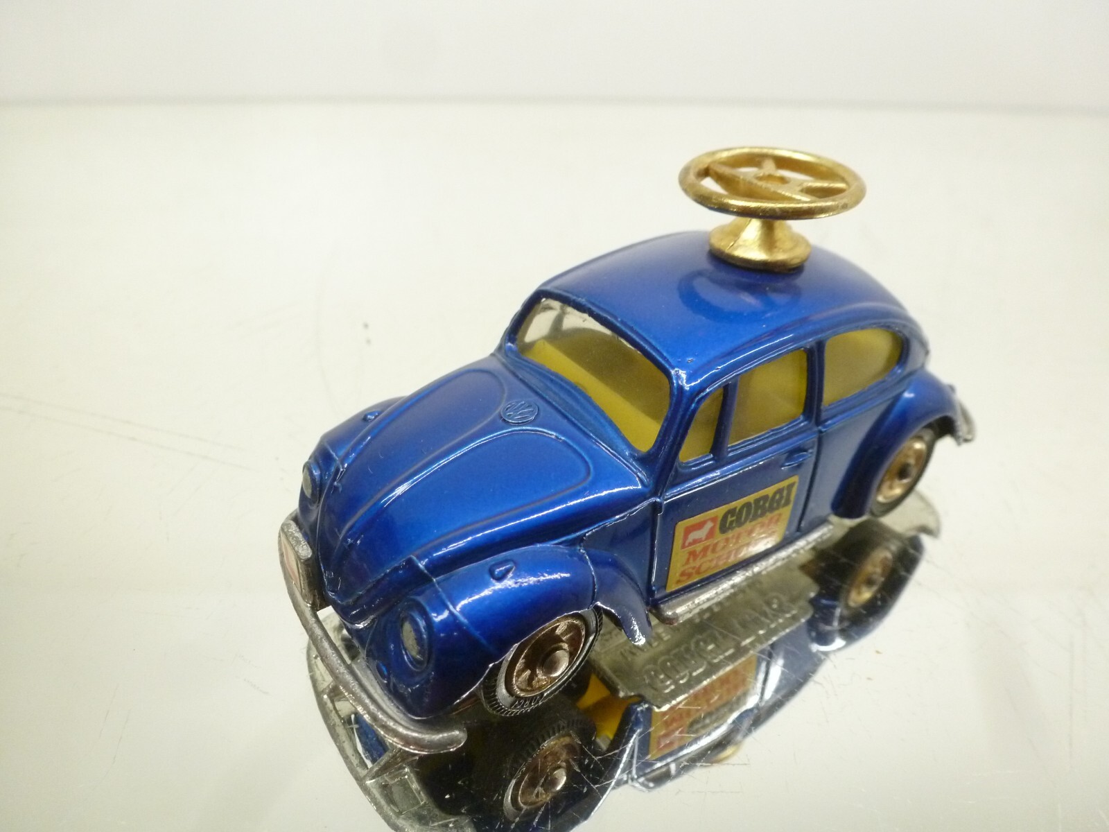 CORGI TOYS VOLKSWAGEN BEETLE 1300 - MOTOR SCHOOL - 1:43 CORGI TOYS VOLKSWAGEN BEETLE 1300 - MOTOR SCHOOL - 1:43