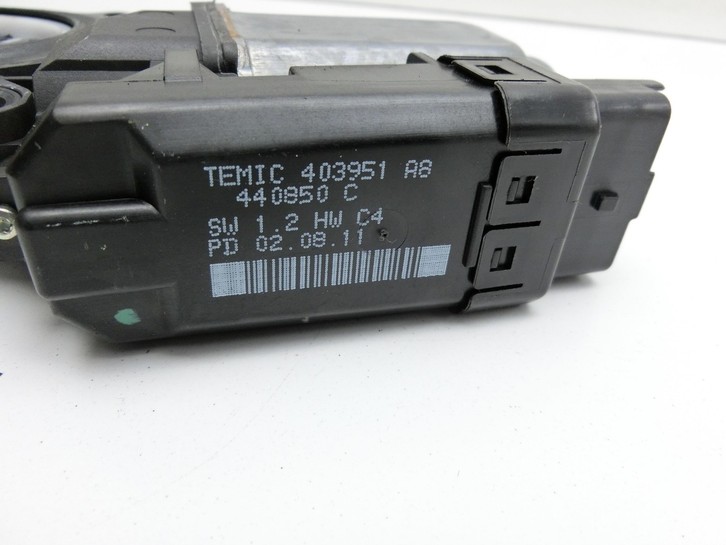 KIA Ceed ED 09-13 Kombi Fensterhebermotor Rechts Vorne KIA Ceed ED 09-13 31.10.2011 824601H010 403951A8 440850C... Vorschau 4