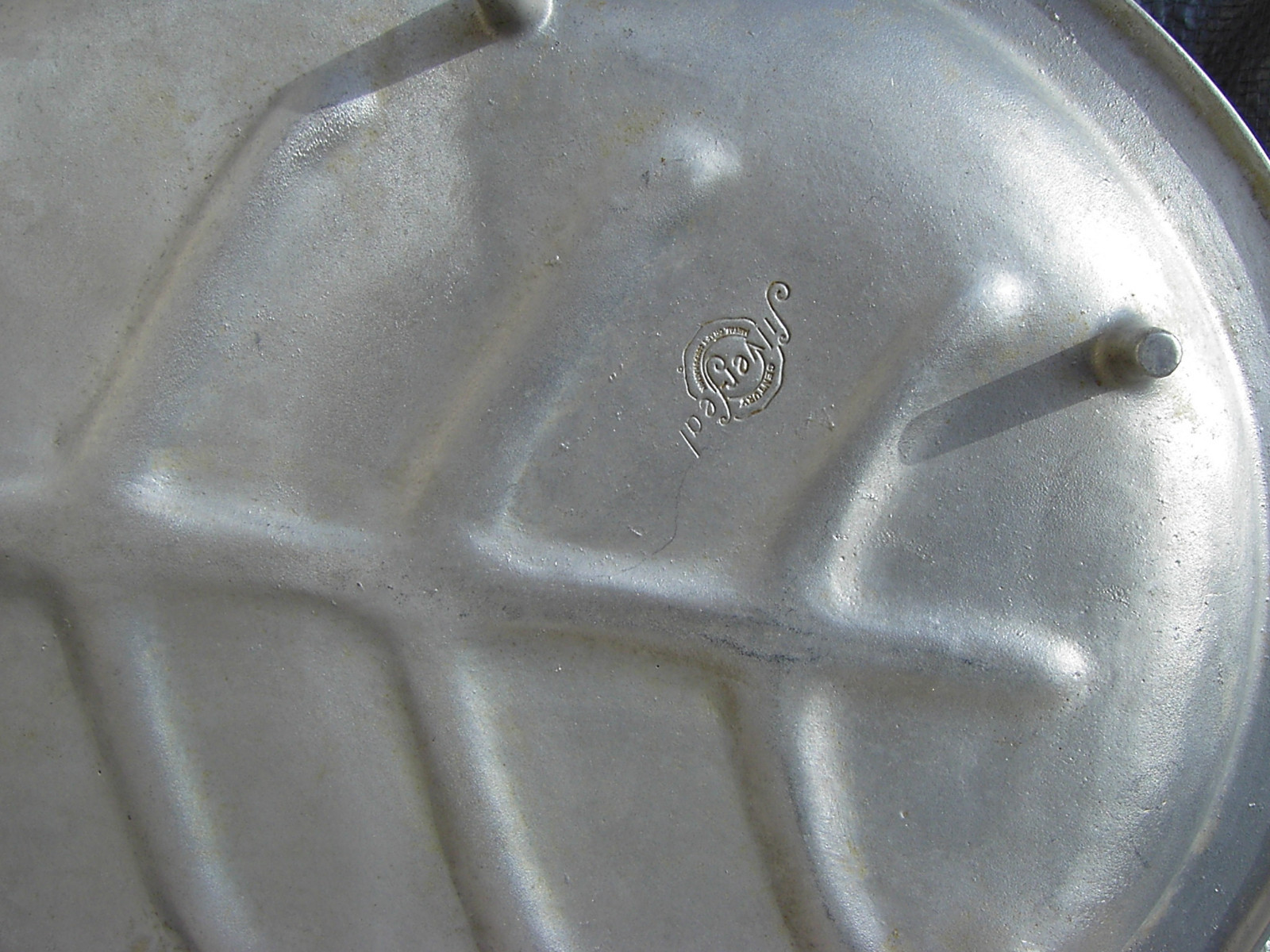 2 Silver Seal heavy aluminum erving platters