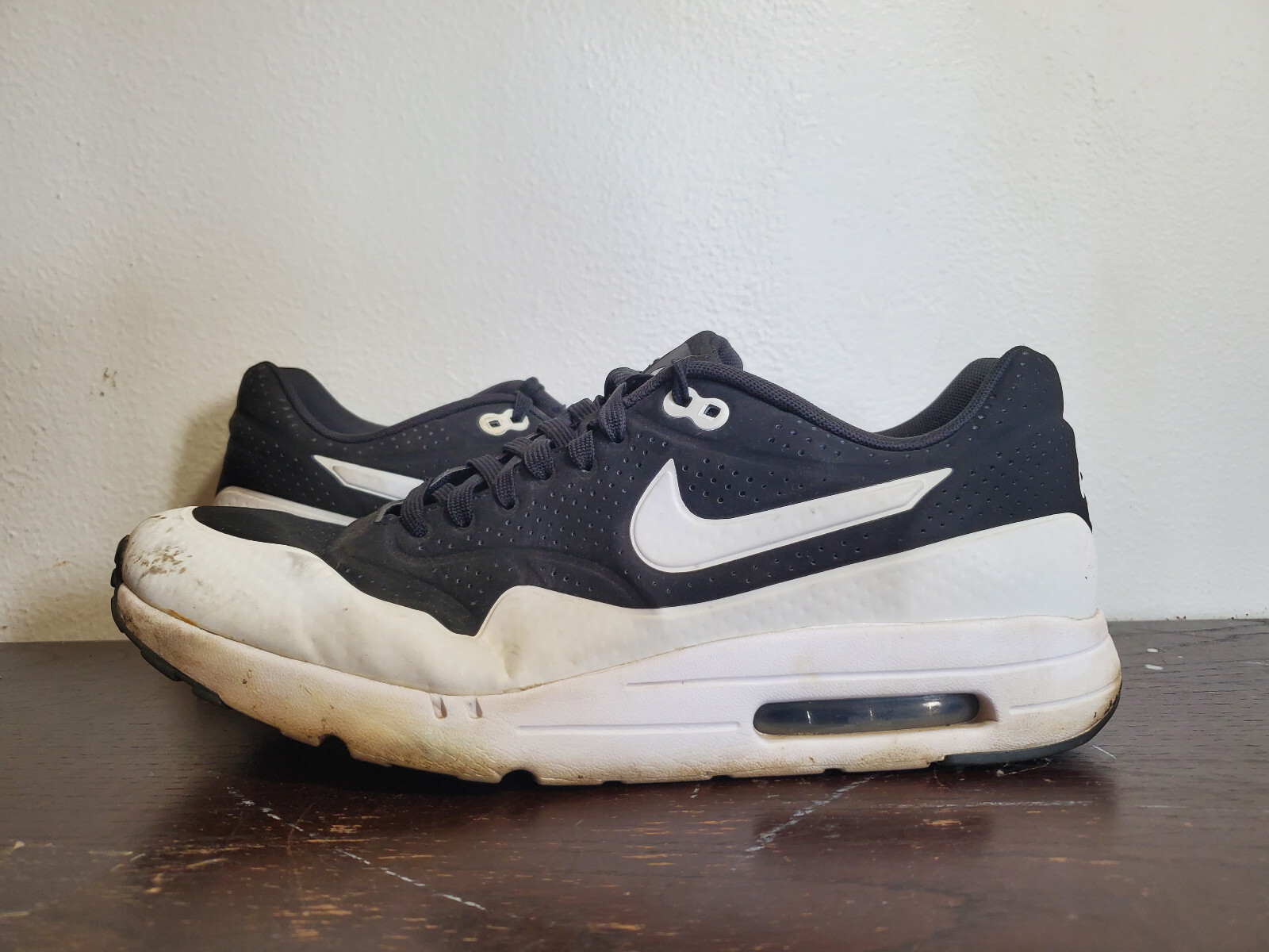 

Кроссовки Nike Air Max 1 Ultra Moire 2015 черные белые 705297-001 размер 13 мужские Б/У, Белый, Nike Air Max 1