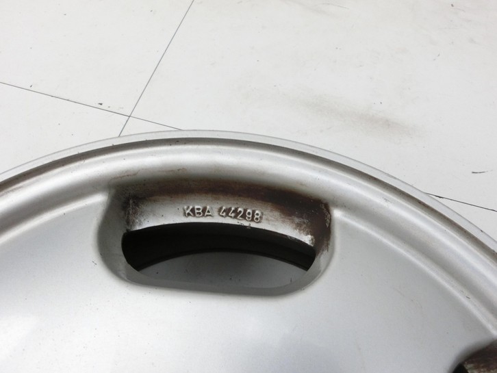 Mercedes W211 E200 02-06 1 x Felge Aluminiumfelge 16 Zoll 5X112 Mercedes W211 E200 02-06 27.02.2003 KBA44298 gebraucht Vorschau 3