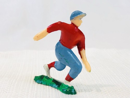 Vintage 1950s 2” Plastic Cricket / Baseball Player Premium