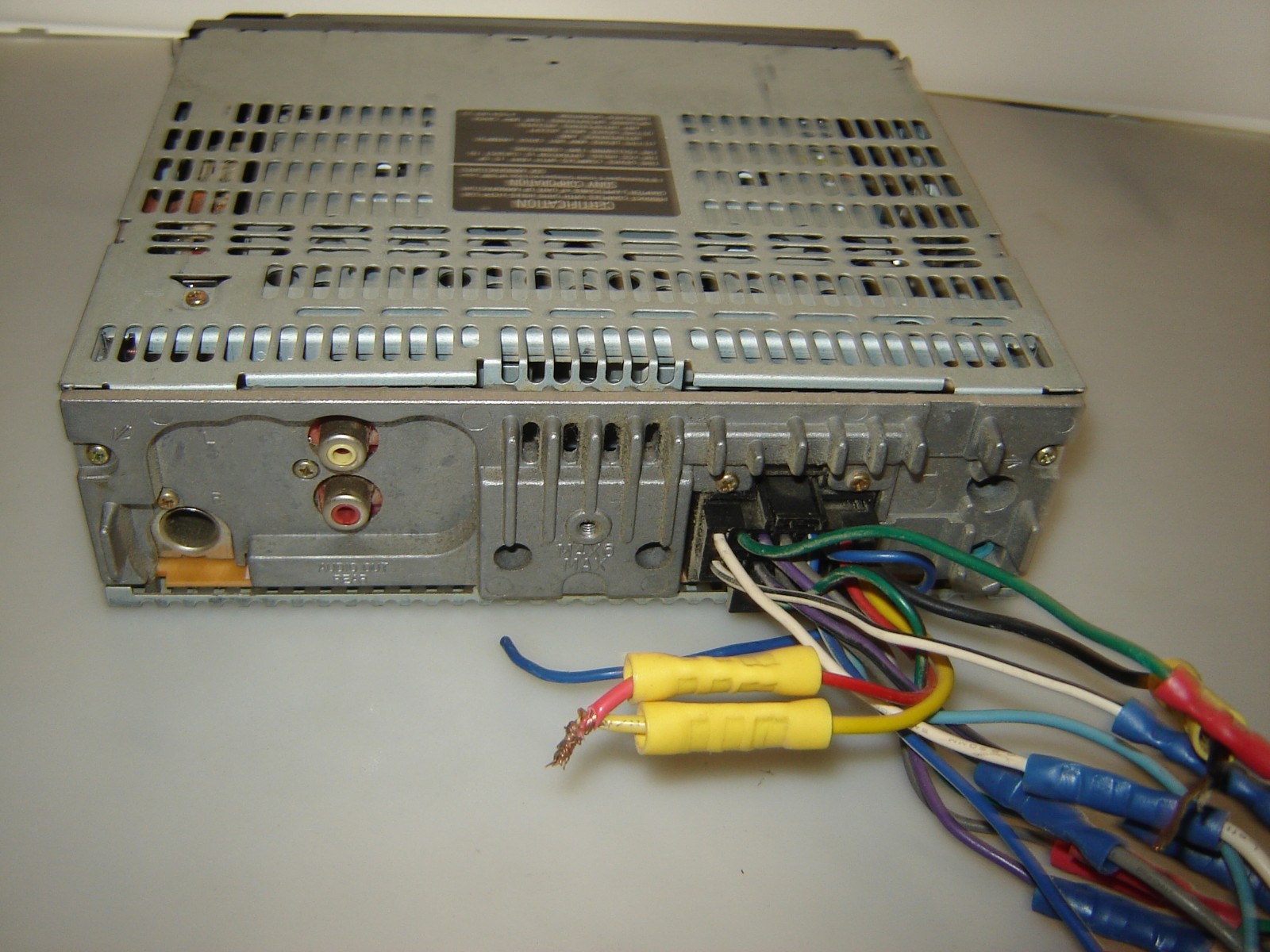 SONY CDX-L600X FM/AM COMPACT DISC PLAYER TESTED